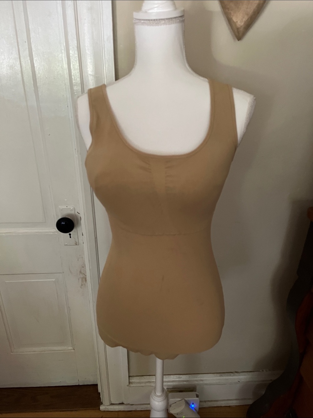 Woman Ocean Seamless Shaping Tank in Beige - Women's Intimates